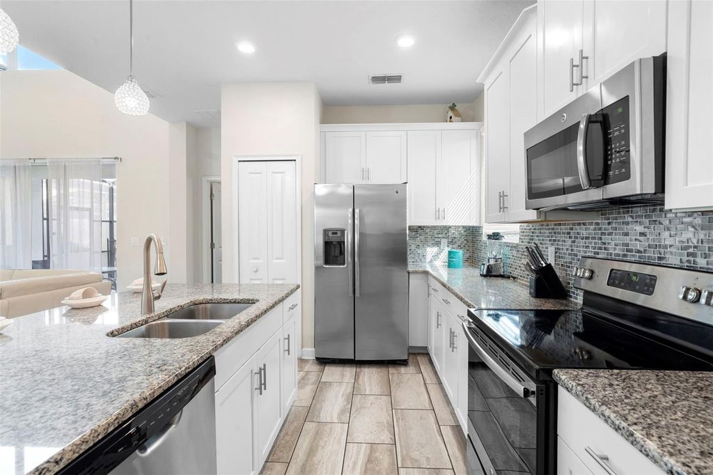 Image 33 of property listing at 4778 KINGS CASTLE CIRCLE, Kissimmee, FL 34746