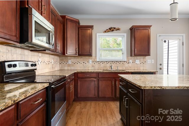 12842 Connemara Court, Midland, NC 28107