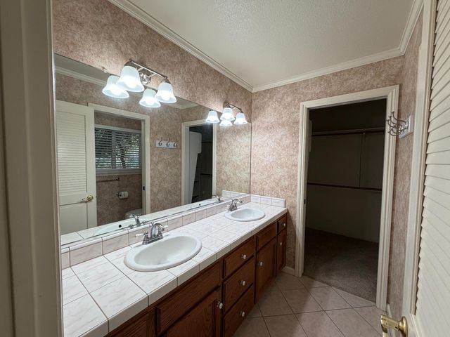 1428 W Calimyrna Avenue, Fresno, CA 93711