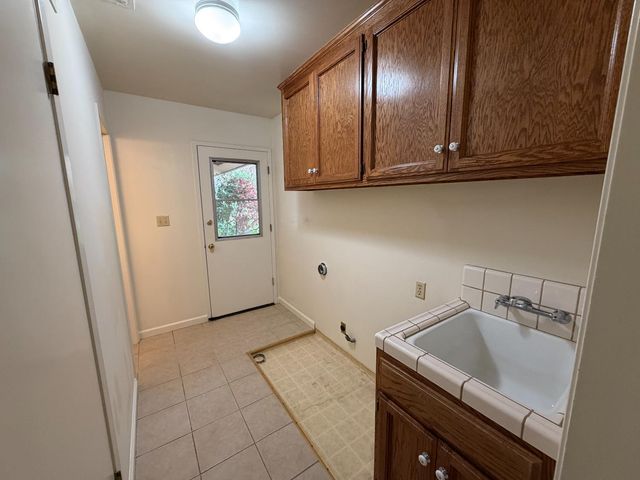 1428 W Calimyrna Avenue, Fresno, CA 93711