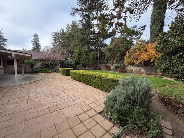 1428 W Calimyrna Avenue, Fresno, CA 93711