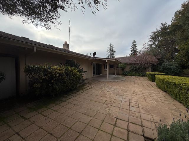 1428 W Calimyrna Avenue, Fresno, CA 93711