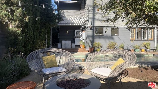 2417 Walgrove Avenue, Los Angeles, CA 90066