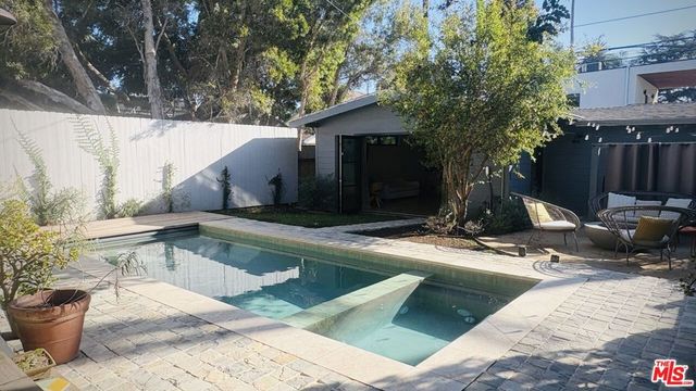 2417 Walgrove Avenue, Los Angeles, CA 90066