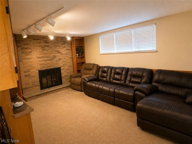 83 Watson Lane, Belpre, OH 45714
