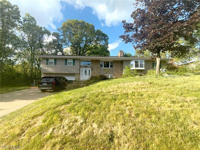 83 Watson Lane, Belpre, OH 45714