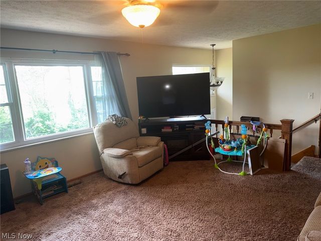 83 Watson Lane, Belpre, OH 45714