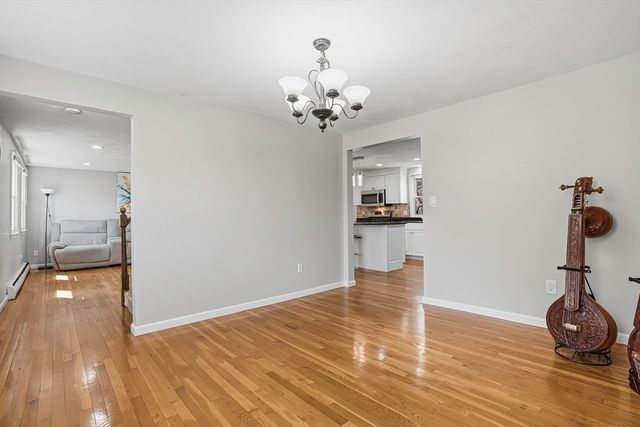 31 Lexington Road, Shrewsbury, MA 01545