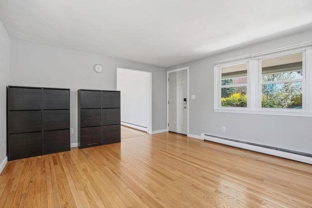 31 Lexington Road, Shrewsbury, MA 01545