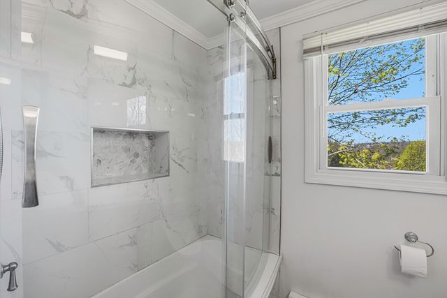 31 Lexington Road, Shrewsbury, MA 01545
