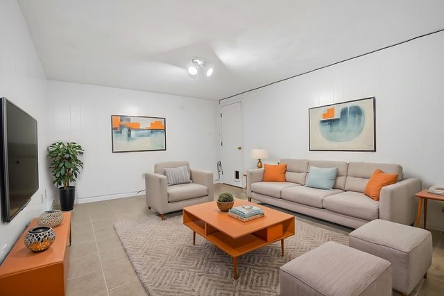 31 Lexington Road, Shrewsbury, MA 01545