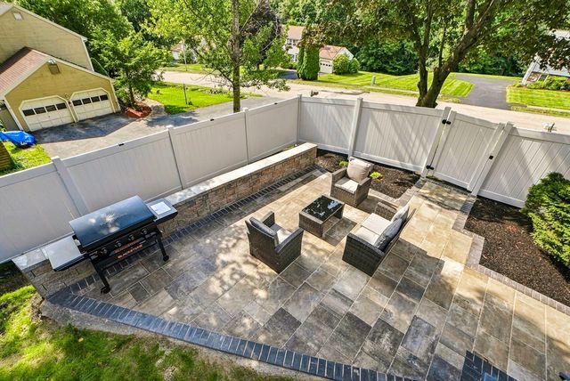 31 Lexington Road, Shrewsbury, MA 01545