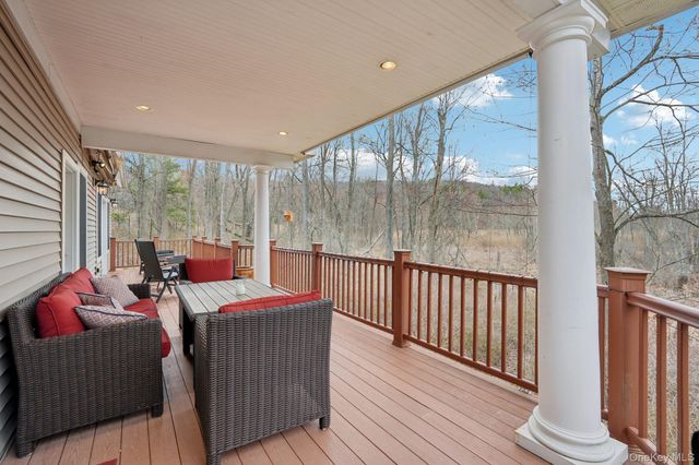 21 Old Quaker Hill Road, Monroe, NY 10950