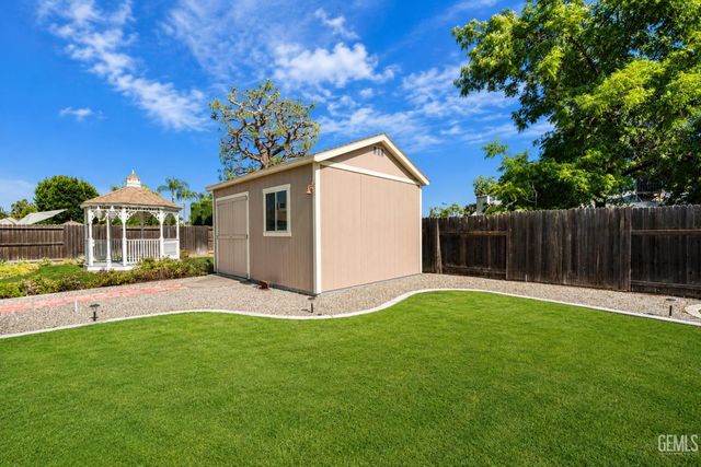 7809 Carol Sue Court, Bakersfield, CA 93308