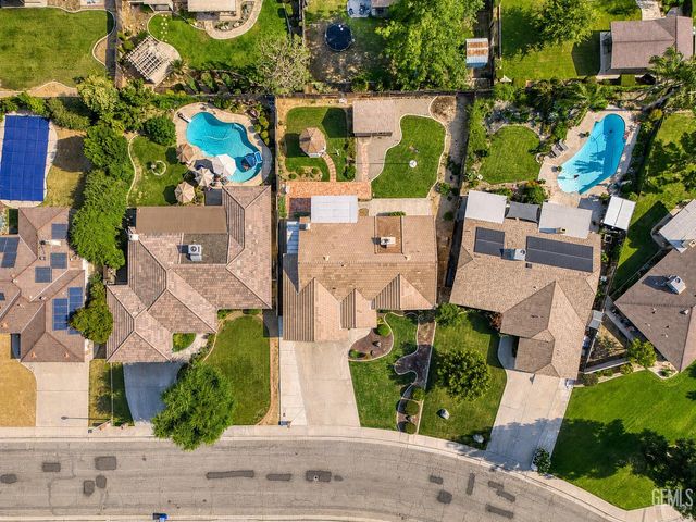 7809 Carol Sue Court, Bakersfield, CA 93308