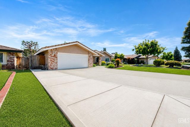 7809 Carol Sue Court, Bakersfield, CA 93308