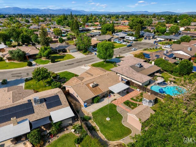7809 Carol Sue Court, Bakersfield, CA 93308