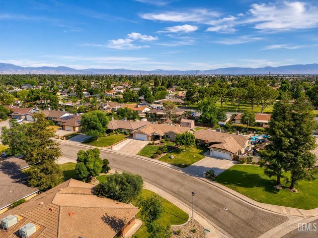 7809 Carol Sue Court, Bakersfield, CA 93308