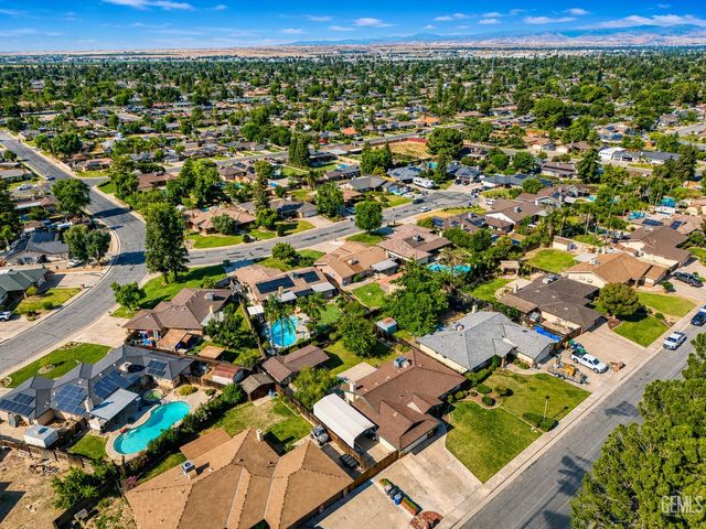 7809 Carol Sue Court, Bakersfield, CA 93308