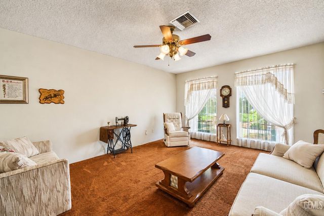 7809 Carol Sue Court, Bakersfield, CA 93308