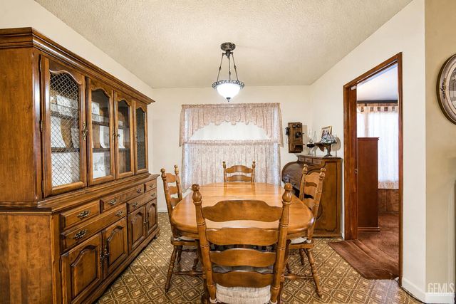 7809 Carol Sue Court, Bakersfield, CA 93308