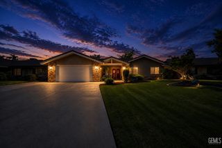 7809 Carol Sue Court, Bakersfield, CA 93308