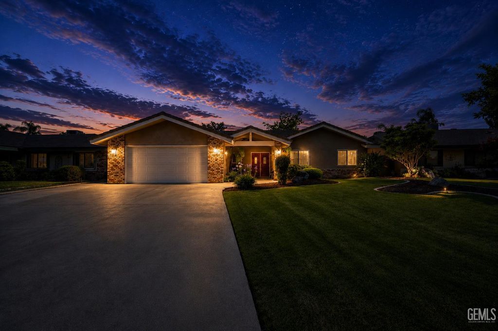 7809 Carol Sue Court, Bakersfield, CA 93308