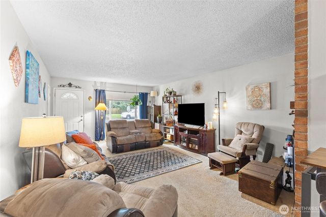 14209 14211 107th Avenue Ct E, Puyallup, WA 98374