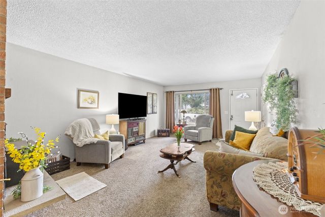 14209 14211 107th Avenue Ct E, Puyallup, WA 98374