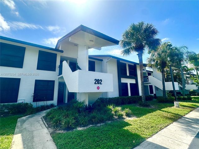 202 Lake Pointe Drive 104, Oakland Park, FL 33309