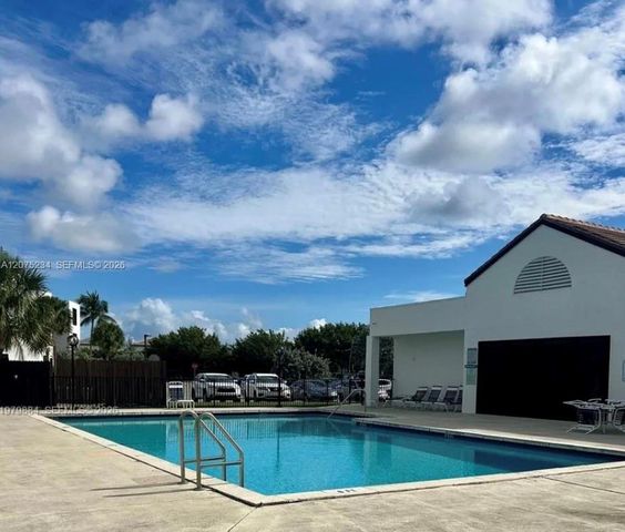 202 Lake Pointe Drive 104, Oakland Park, FL 33309