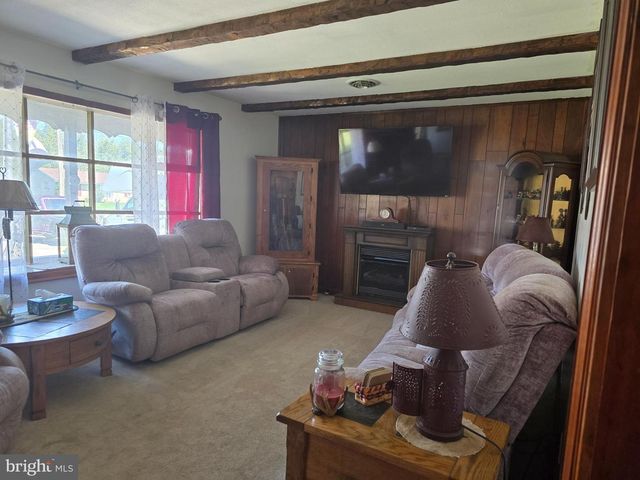109 SYCAMORE DR, Mount Holly Springs, PA 17065