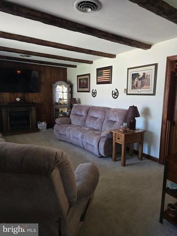 109 SYCAMORE DR, Mount Holly Springs, PA 17065