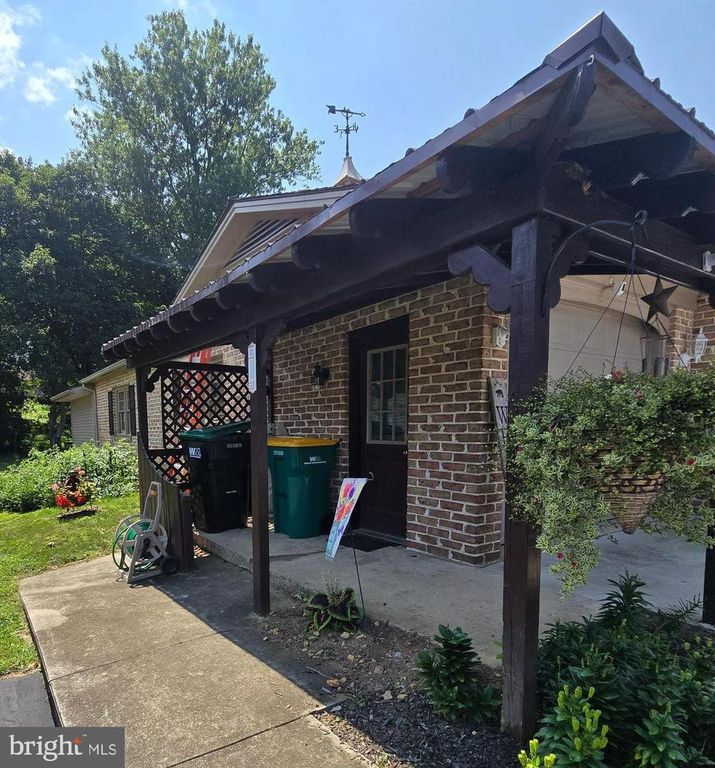 109 SYCAMORE DR, Mount Holly Springs, PA 17065