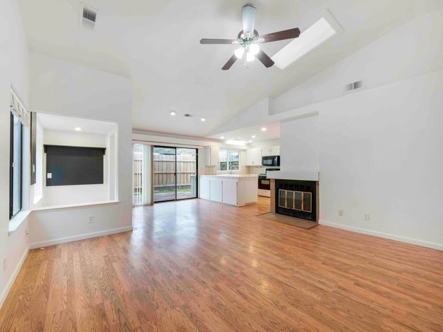 1507 E Vassar Drive, Visalia, CA 93292