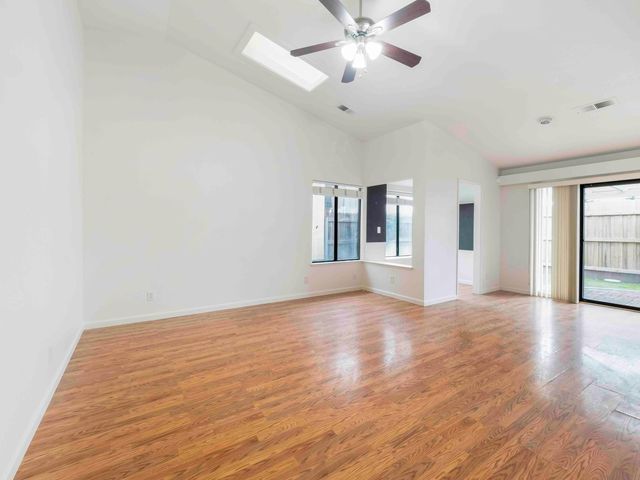 1507 E Vassar Drive, Visalia, CA 93292