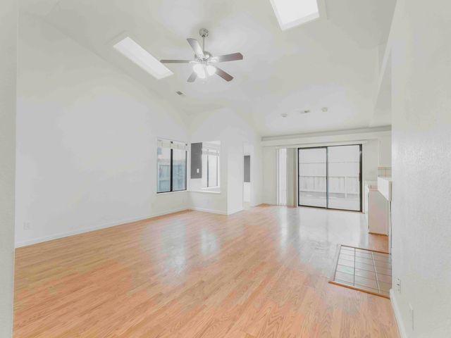 1507 E Vassar Drive, Visalia, CA 93292