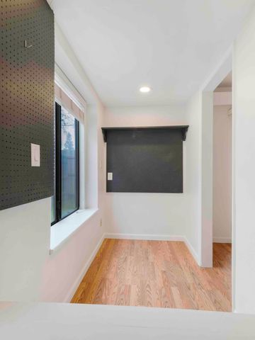 1507 E Vassar Drive, Visalia, CA 93292