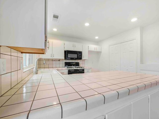 1507 E Vassar Drive, Visalia, CA 93292