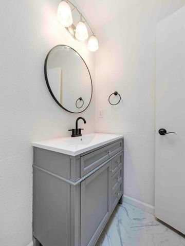 1507 E Vassar Drive, Visalia, CA 93292