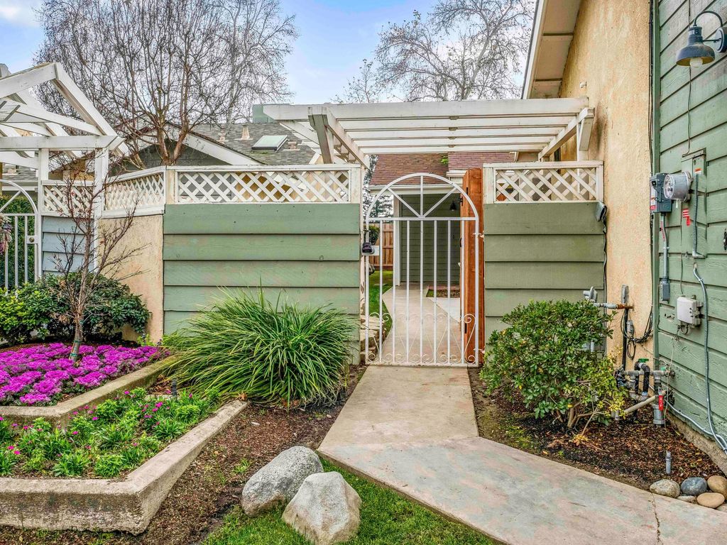 1507 E Vassar Drive, Visalia, CA 93292