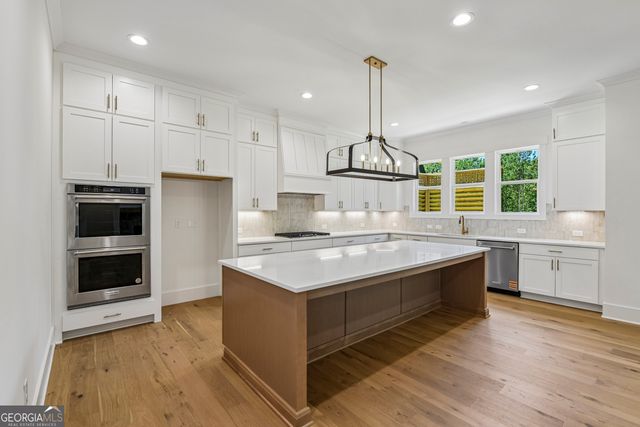 9150 Greenway Court, Gainesville, GA 30506