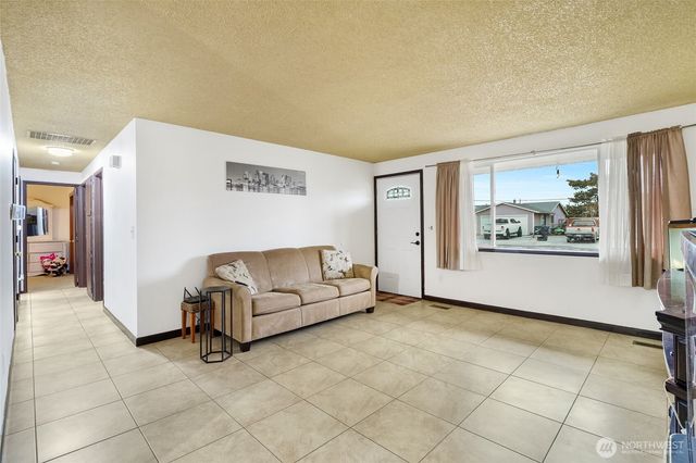 1692 S Wallace Street, Moses Lake, WA 98837