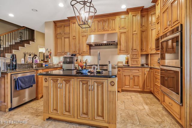 853 Obed River Rd, Crossville, TN 38555