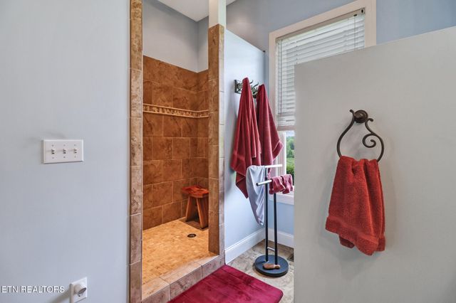 853 Obed River Rd, Crossville, TN 38555