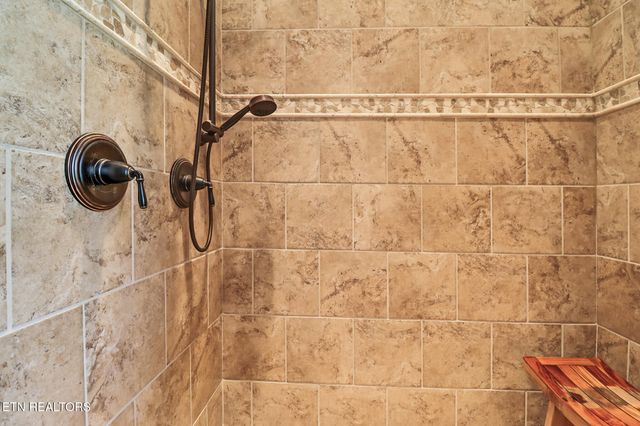 853 Obed River Rd, Crossville, TN 38555