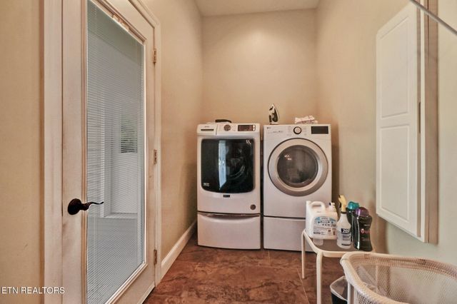 853 Obed River Rd, Crossville, TN 38555