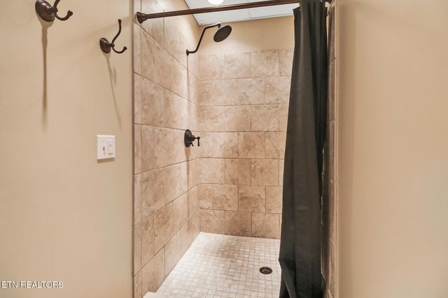 853 Obed River Rd, Crossville, TN 38555