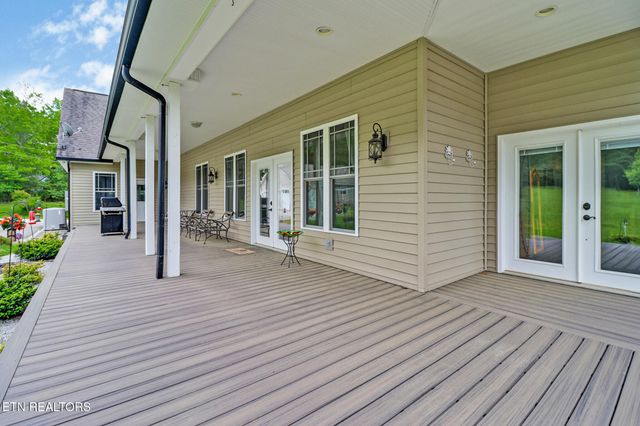 853 Obed River Rd, Crossville, TN 38555