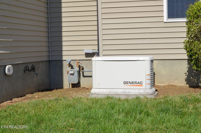 853 Obed River Rd, Crossville, TN 38555